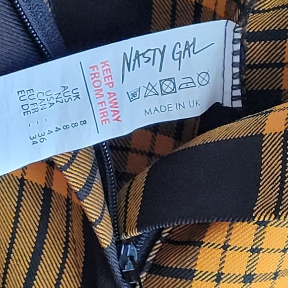 Neaitiful Nasty Gal High Waisted Check Print Tapered Pants Size 4 Zip / Button - Picture 5 of 8